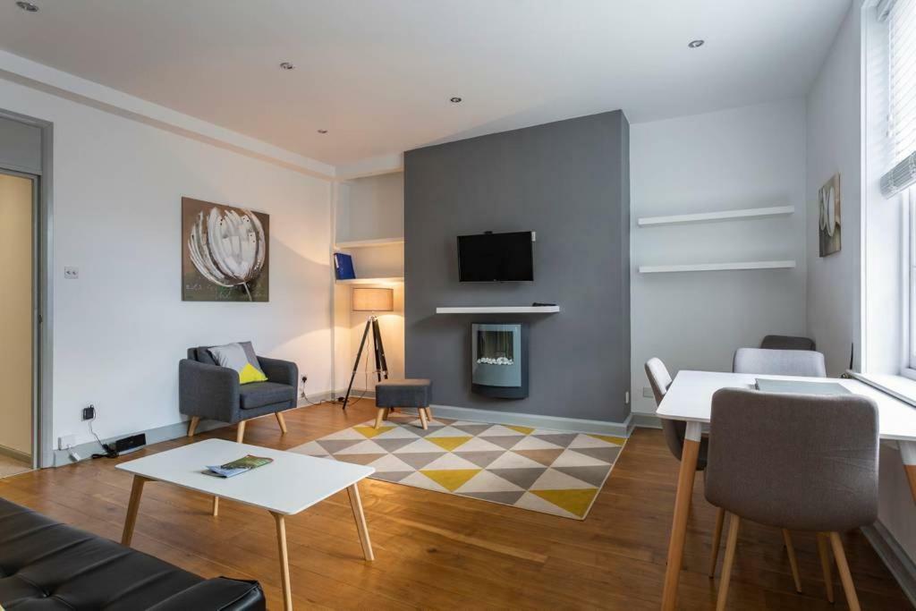 Spacious Central Chic Apartment - Simplycheckin Winchester Exterior foto